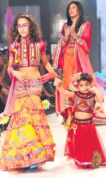 Sushmita Sen, a single mother, with her adopted children Renee Sen and Alisah Sen. (HT Photo) Sushmita Sen, a single mother, with her adopted children Renee Sen and Alisah Sen. (HT Photo)
