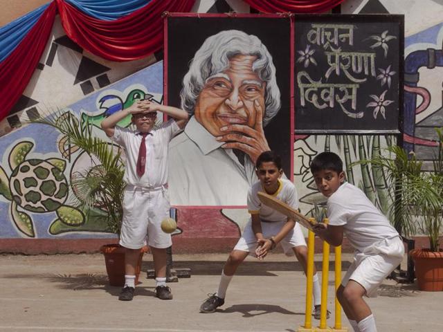 School students celebrate ‘No School Bag Day’ on the birth anniversary of Dr APJ Kalam, at Mazgaon on Thursday. (Kunal Patil/HT photo)