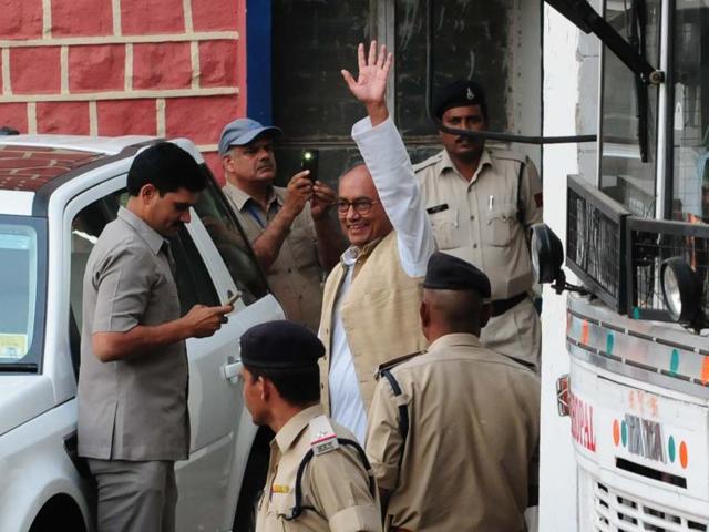 Digvijaya Singh after appearing before SIT at police control room, in Bhopal on Thursday. (Mujeeb Faruqui/HT photo) Digvijaya Singh after appearing before SIT at police control room, in Bhopal on Thursday. (Mujeeb Faruqui/HT photo)