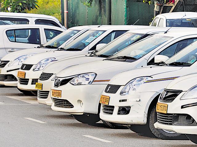 In a temporary relief, Justice Manmohan allowed companies like Ola and Uber to operate on the condition that they shift their fleet entirely to CNG from diesel in a phased manner. (Sonu Mehta/HT Photo) In a temporary relief, Justice Manmohan allowed companies like Ola and Uber to operate on the condition that they shift their fleet entirely to CNG from diesel in a phased manner. (Sonu Mehta/HT Photo)