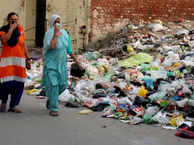 As safai sevaks go on strike, garbage can be seen piling up on the streets of Sultanpur Lodhi. (HT Photo) As safai sevaks go on strike, garbage can be seen piling up on the streets of Sultanpur Lodhi. (HT Photo)