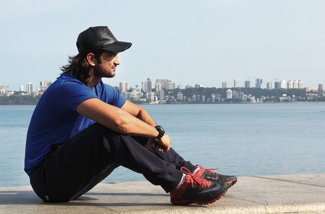 Sushant Singh Rajput trains for the Dhoni biopic at Marine Drive. (Pramod Thakur/HT)