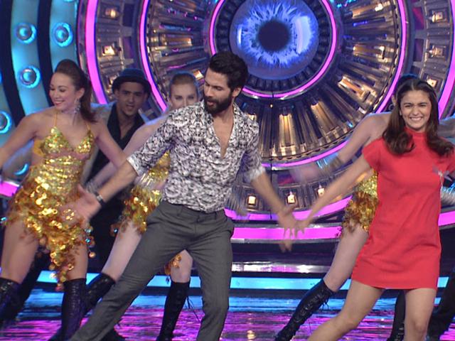 Shahid and Alia dance during their visit to Bigg Boss 9. (COLORS TV)