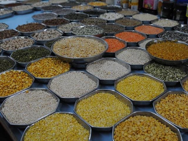 Tur dal which was priced around Rs138 per kg last month, is now at an all-time high of Rs190. Similarly, urad dal, which cost the consumers Rs121 per kg in September, is now hovering between Rs170 to Rs175 a kg.(Bachchan Kumar)