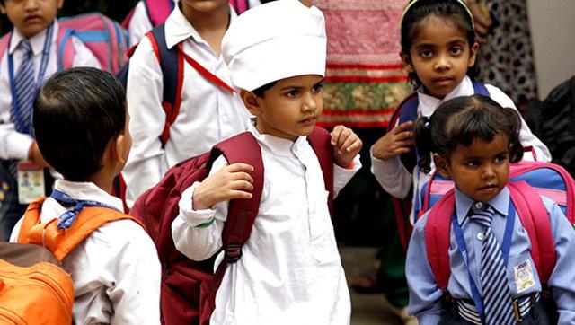 Students wear full sleeves as a precaution against dengue at a school in New Delhi. (Arun Sharma/HT Photo) Students wear full sleeves as a precaution against dengue at a school in New Delhi. (Arun Sharma/HT Photo)