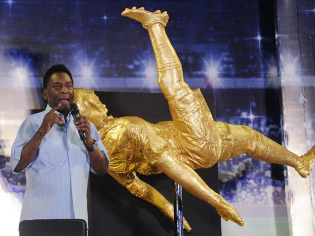 Pele during an interactive session at a college campus in South Kolkata India on Monday. (Subhendu Ghosh/HT Photo)