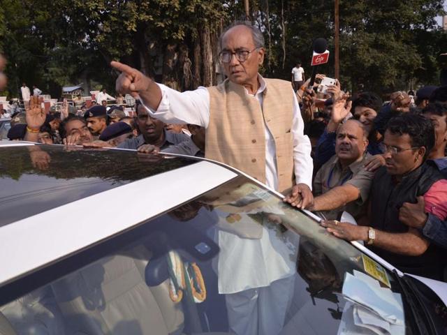 AICC general secretary Digvijaya Singh comes out of the police control room after five-hour questioning in connection with assembly secretariat recruitment scam. (HT file photo/Mujeeb Faruqui) AICC general secretary Digvijaya Singh comes out of the police control room after five-hour questioning in connection with assembly secretariat recruitment scam. (HT file photo/Mujeeb Faruqui)