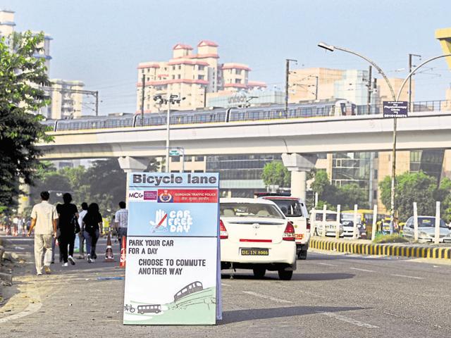 In 2004, personal transport trips were 39%, but it increased to 60% in 2010. The share of public transport and cycles has dropped from 58% to 40%, the report states. (Parveen Kumar/HT Photo) In 2004, personal transport trips were 39%, but it increased to 60% in 2010. The share of public transport and cycles has dropped from 58% to 40%, the report states. (Parveen Kumar/HT Photo)