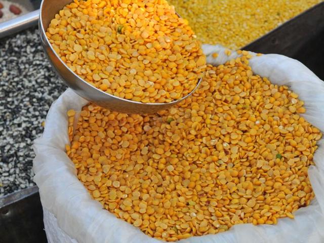 Pulse prices have seen a steep rise over the past 12 months, with tur dal and urad dal touching an all-time high.(HT file/Shankar Mourya)