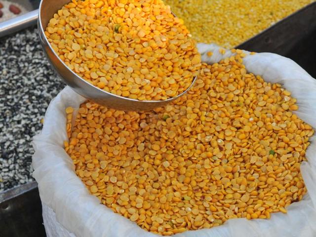 Pulse prices have seen a steep rise over the past 12 months, with tur dal and urad dal touching an all-time high.(HT file/Shankar Mourya) Pulse prices have seen a steep rise over the past 12 months, with tur dal and urad dal touching an all-time high.(HT file/Shankar Mourya)