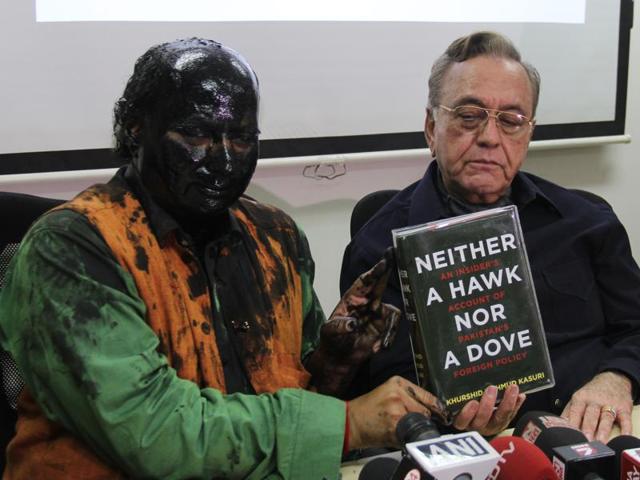 Sudheendra Kulkarni (left) with former Pakistan minister Khurshid Mehmmod Kasuri on October 12. (Bhushan Koyande) Sudheendra Kulkarni (left) with former Pakistan minister Khurshid Mehmmod Kasuri on October 12. (Bhushan Koyande)