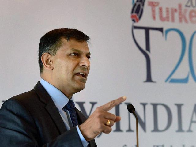 Rajan slams IMF for ‘applauding’ easy money policies| Business News