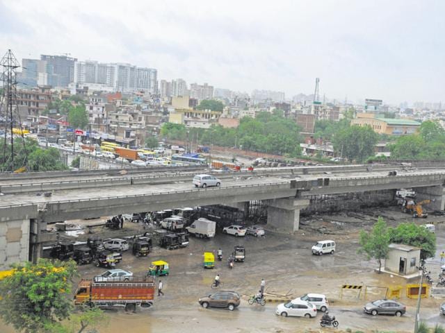 The recently-built Subhash Chowk flyover has proven to be a waste of money. (HT File Photo)