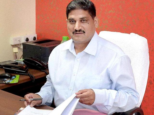 Delhi anti-corruption branch (ACB) chief MK Meena. (PTI Photo) Delhi anti-corruption branch (ACB) chief MK Meena. (PTI Photo)