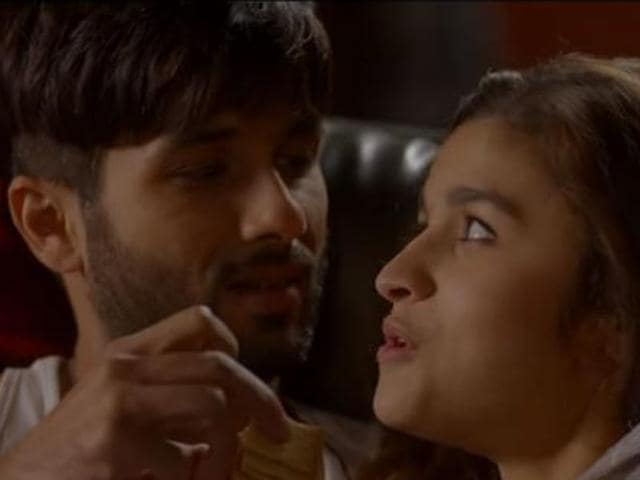 Shahid Kapoor Alia Bhatt Groove To Eena Meena Deeka In Shaandaar Hindustan Times 8 eena meena deeka episodes in 1 hour!! eena meena deeka in shaandaar