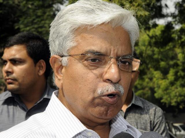 Delhi Commissioner of Police, Bhim Sain Bassi (BS Bassi) leaves from Raj Niwas after meeting Delhi Lt. Governor Najeeb Jung over Security issues, in New Delhi, India on Tuesday, October 20, 2015. (Hindustan Times) Delhi Commissioner of Police, Bhim Sain Bassi (BS Bassi) leaves from Raj Niwas after meeting Delhi Lt. Governor Najeeb Jung over Security issues, in New Delhi, India on Tuesday, October 20, 2015. (Hindustan Times)