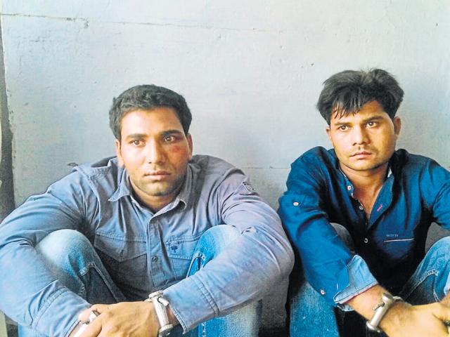 Mukeem Kala (left) was arrested along with his accomplice Sabir (right) by the Uttar Pradesh special task force on Tuesday. (HT Photo) Mukeem Kala (left) was arrested along with his accomplice Sabir (right) by the Uttar Pradesh special task force on Tuesday. (HT Photo)