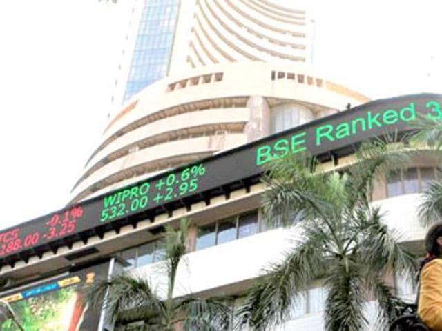 The markets on Wednesday fell for the second consecutive day despite a promising start, with all its early gains wiped off as the benchmark BSE Sensex lost over 19 points after players chose to book profits. (HT File Photo) The markets on Wednesday fell for the second consecutive day despite a promising start, with all its early gains wiped off as the benchmark BSE Sensex lost over 19 points after players chose to book profits. (HT File Photo)
