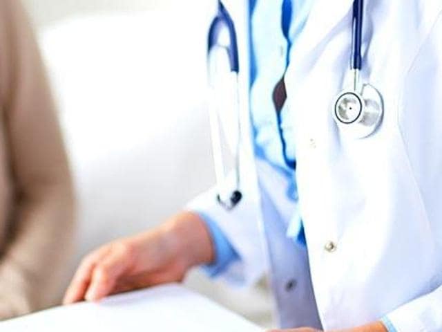 Cardiologists at the Indira Gandhi Medical College, Shimla, performed a rare angioplasty in a patient having a single coronary artery through the trans-radial approach (HT Photo) Cardiologists at the Indira Gandhi Medical College, Shimla, performed a rare angioplasty in a patient having a single coronary artery through the trans-radial approach (HT Photo)