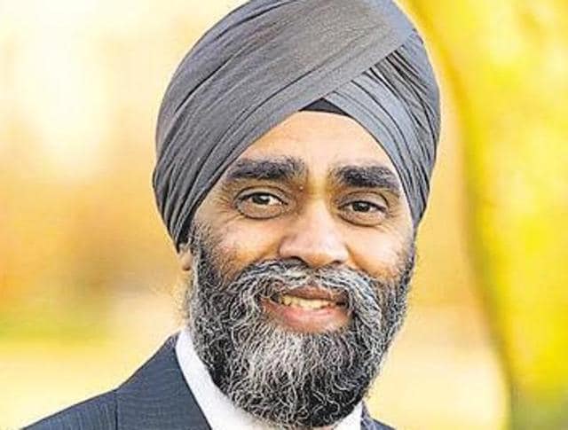 Moderate group within the local Sikh community openly supported Conservative MP Wai Young instead of Harjit Singh Sajjan.(HT Photo)