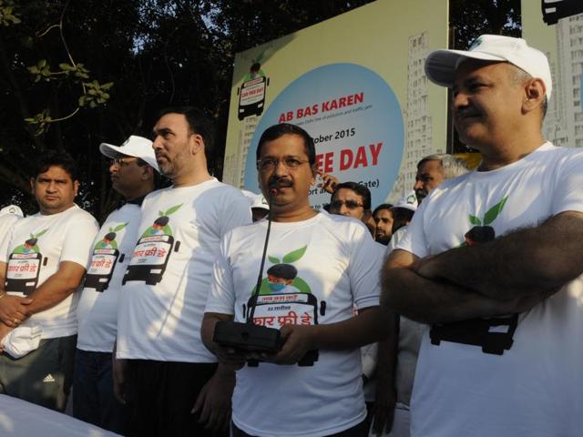 Chief minister Arvind Kejriwal and deputy CM Manish Sisodia along with other ministers participated in a cycle rally from Red Fort to Bhagwan Das Marg to mark Delhi's first car-free day. (Sonu Mehta/ HT Photo) Chief minister Arvind Kejriwal and deputy CM Manish Sisodia along with other ministers participated in a cycle rally from Red Fort to Bhagwan Das Marg to mark Delhi's first car-free day. (Sonu Mehta/ HT Photo)