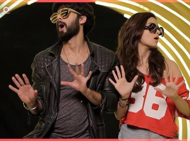 Shahid Kapoor and Alia Bhatt in a still from Shaandaar song Raita Phail Gaya. (facebook/shaandaar)