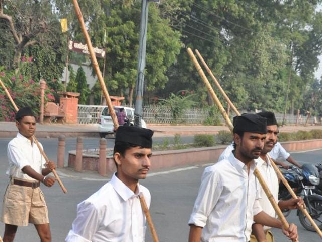 Vyapam whistleblower Ashish Chaturvedi (centre) attends RSS path-sanchalan in Gwalior on Thursday. He deposed before CBI in Gwalior on Friday.(HT photo) Vyapam whistleblower Ashish Chaturvedi (centre) attends RSS path-sanchalan in Gwalior on Thursday. He deposed before CBI in Gwalior on Friday.(HT photo)