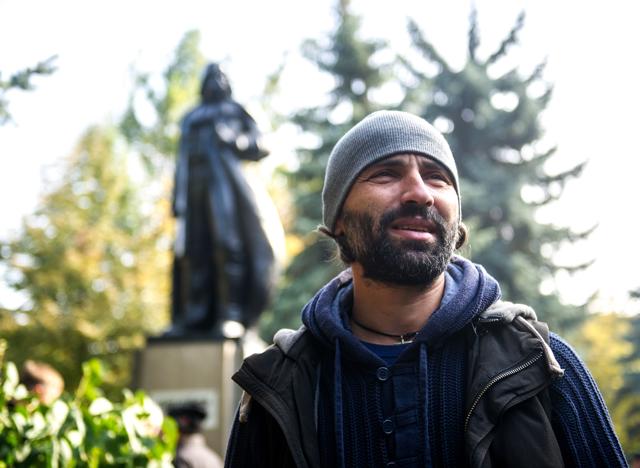 Oleksandr Milov, a sculptor from Odessa, attends the inauguration ceremony of a Darth Vader monument, formerly a statue of Soviet founder Lenin. Milov decided to adapt the statue of the Russian leader to look like the fictional Sith Lord, in order to avoid destroying it altogether. (AFP Photo) Oleksandr Milov, a sculptor from Odessa, attends the inauguration ceremony of a Darth Vader monument, formerly a statue of Soviet founder Lenin. Milov decided to adapt the statue of the Russian leader to look like the fictional Sith Lord, in order to avoid destroying it altogether. (AFP Photo)