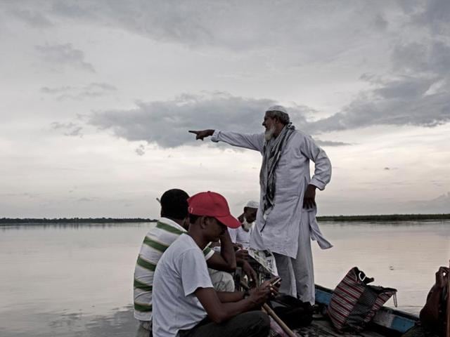 Roshan’s work on the Indo-Bangladesh border, Sons of the Soils, 2012-14. The work is part of ongoing PhotoUKIndia exhibition.