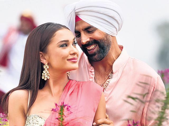 Akshay Kumar in a still from Singh Is Bliing. Akshay Kumar in a still from Singh Is Bliing.