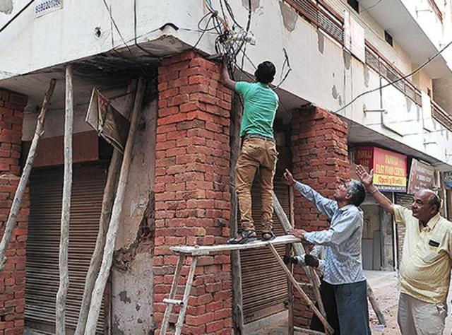 Of India’s workforce, 90% is informal, employed without social security benefits, job contracts or even the simple guarantee of getting paid fairly and on time(HT Photo) Of India’s workforce, 90% is informal, employed without social security benefits, job contracts or even the simple guarantee of getting paid fairly and on time(HT Photo)