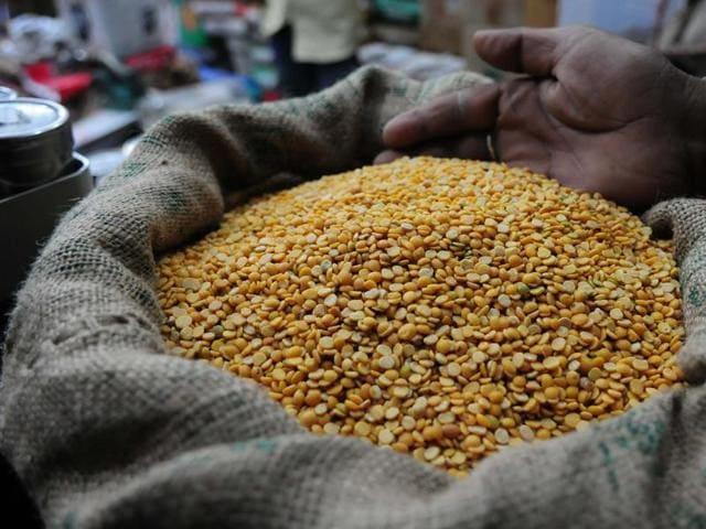 As a result of the de-hoarding drive, the states have reported declining trends in the prices of pulses, it the government said. (Mujeeb Faruqui/HT Photo) As a result of the de-hoarding drive, the states have reported declining trends in the prices of pulses, it the government said. (Mujeeb Faruqui/HT Photo)