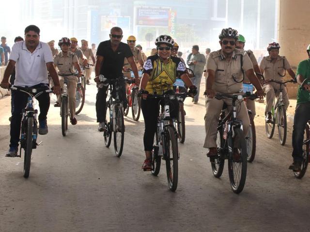 Joint commissioner of police Saurabh Singh rides a cycle with other police officers on car-free day in Gurgaon on October 20. (Parveen Kumar/HT File Photo) Joint commissioner of police Saurabh Singh rides a cycle with other police officers on car-free day in Gurgaon on October 20. (Parveen Kumar/HT File Photo)