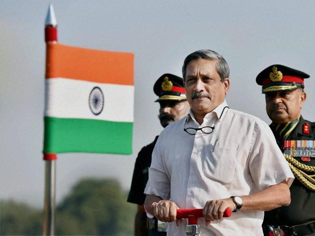 Defence minister Manohar Parrikar will embark on a two-day visit to the United States to identify future military tecnologies, as well as expressing concern over the nucelar threat Islamabad poses to India. (HT Photo) Defence minister Manohar Parrikar will embark on a two-day visit to the United States to identify future military tecnologies, as well as expressing concern over the nucelar threat Islamabad poses to India. (HT Photo)