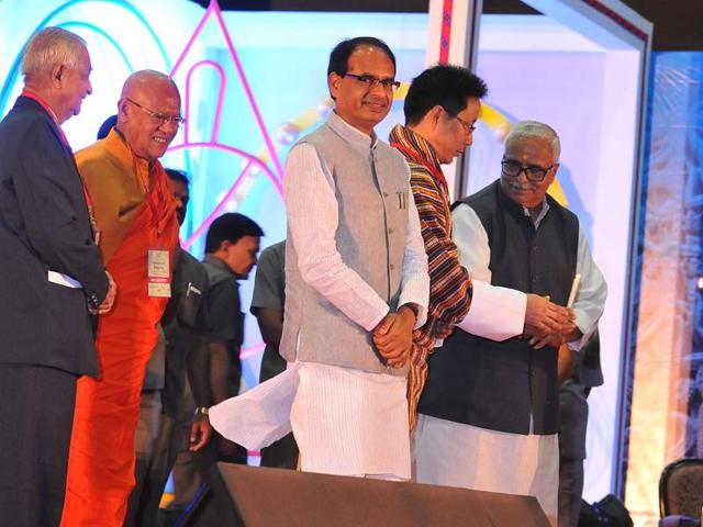 Chief minister Shivraj Singh Chouhan, Lok Sabha Speaker Sumitra Mahajan and RSS general secretary Bhaiyyaji Joshi at the conference.(Shankar Mourya/HT photo) Chief minister Shivraj Singh Chouhan, Lok Sabha Speaker Sumitra Mahajan and RSS general secretary Bhaiyyaji Joshi at the conference.(Shankar Mourya/HT photo)