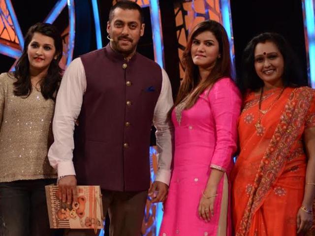 Diganagana’s mom, Suyyash’s and Prince’s sisters were invited to Bigg Boss on October 25 to see their family members and justify their behaviour inside the house. (COLORS TV)