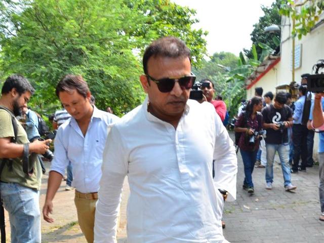 Mumbai: Actor Annu Kapoor during the funeral of actor Ajit Deol in Mumbai. (IANS)
