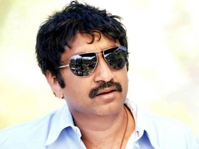 Popular Telugu filmmaker Srinu Vaitla is known for films like Dookudu, Dubai Seenu, Parama Veera Chakra and Aagadu.(DirectorSreenuVaitla/Facebook)