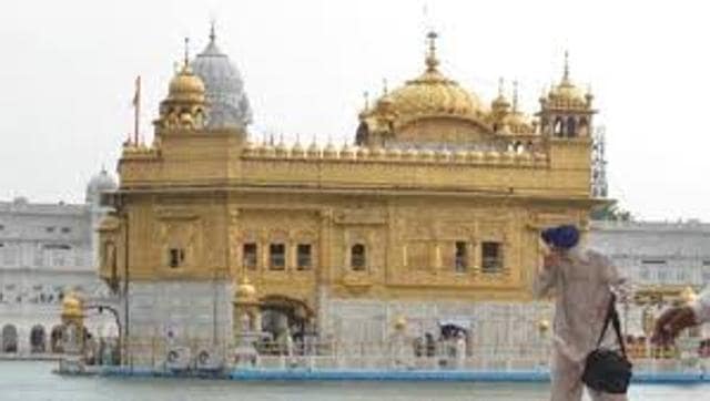 The Shiromani Gurdwara Parbandhak Committee (SGPC) is likely to oust three of the five Sikh high priests, who had come under widespread criticism from the community and the Panj Pyaras for their role in granting pardon to Sirsa dera head.(HT Photo) The Shiromani Gurdwara Parbandhak Committee (SGPC) is likely to oust three of the five Sikh high priests, who had come under widespread criticism from the community and the Panj Pyaras for their role in granting pardon to Sirsa dera head.(HT Photo)