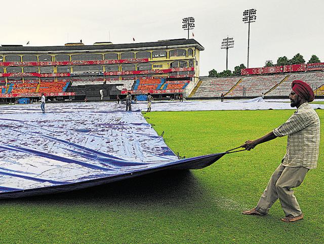 After Ravi Shastri’s broadside against the Wankhede pitch curator, Mohali, venue for the first Test, is likely to be a turner.(Gurpreet Singh/HT Photo)