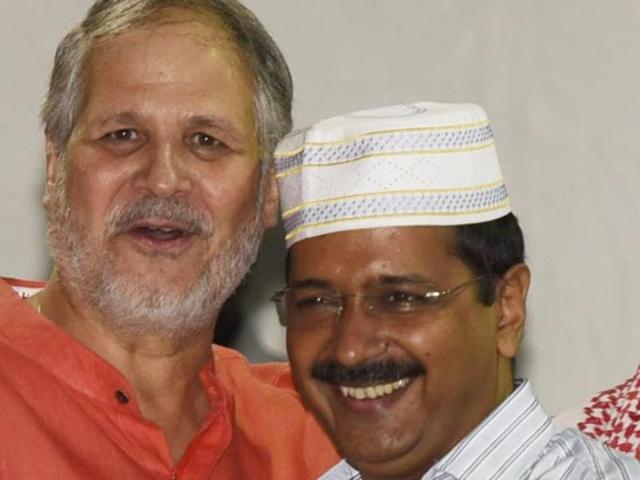 Delhi CM Arvind Kejriwal with Lieutenant Governor of Delhi Najeeb Jung and deputy CM Manish Sisodia during an iftar party in New Delhi. (Vipin Kumar/ HT File Photo) Delhi CM Arvind Kejriwal with Lieutenant Governor of Delhi Najeeb Jung and deputy CM Manish Sisodia during an iftar party in New Delhi. (Vipin Kumar/ HT File Photo)
