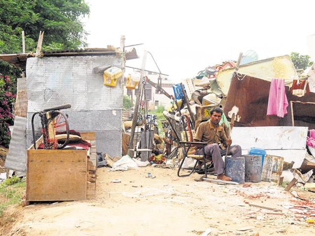 Scrap dealers are now available on web portals to buy household junk from people’s homes.(Picture for representative purpose) Scrap dealers are now available on web portals to buy household junk from people’s homes.(Picture for representative purpose)