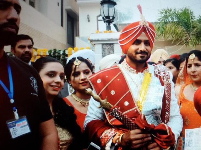 Harbhajan Singh all decked up for the wedding. He arrived in a Rolls Royce. (Pardeep Pandit/HT Photo)