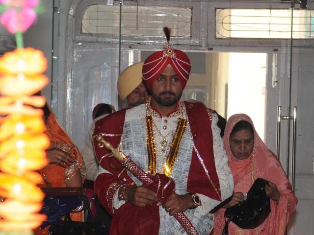 Harbhajan Singh is all decked up for his wedding on Thursday morning, October 29. (Pardeep Pandit/HT Photo)