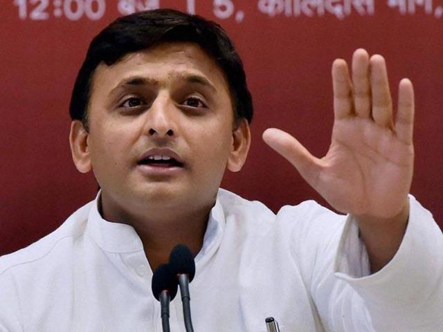 Young Akhilesh Yadav Cleans ‘old’ Cabinet For 2017 UP Polls | Latest ...