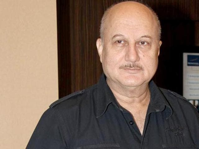 Anupam Kher shaves off moustache for MS Dhoni biopic | Bollywood ...