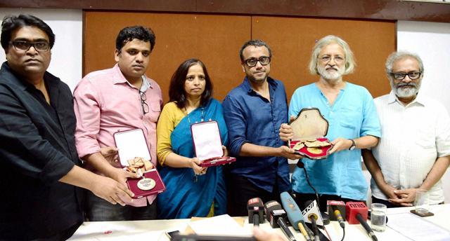 (From left )Filmmakers Kirti Nakhwa, Harshavardhan Kulkarni, Nishtha Jain, Dibakar Banerjee, Anand Patwardhan and Paresh Kamdar return their National Awards in protest against the government at a press conference in Mumbai. (PTI) (From left )Filmmakers Kirti Nakhwa, Harshavardhan Kulkarni, Nishtha Jain, Dibakar Banerjee, Anand Patwardhan and Paresh Kamdar return their National Awards in protest against the government at a press conference in Mumbai. (PTI)