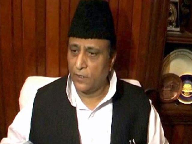 The central government should make arrangements for providing shelter to stray cattle and take steps to check sale of dead bovines, said the UP minister of minority welfare and urban development.(ANI Photo) The central government should make arrangements for providing shelter to stray cattle and take steps to check sale of dead bovines, said the UP minister of minority welfare and urban development.(ANI Photo)