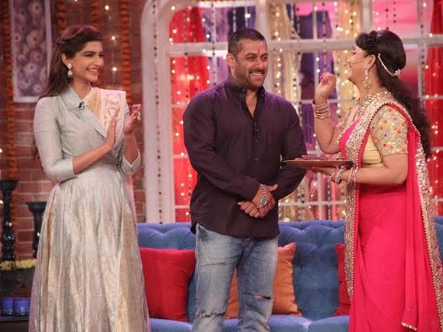 Sonam and Salman will be seen on Comedy Nights with Kapil on Sunday evening. (colors tv) Sonam and Salman will be seen on Comedy Nights with Kapil on Sunday evening. (colors tv)