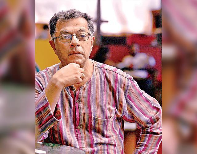 The king with a dream: In his play Tughlaq, Girish Karnad used the fourteenth-century sultan as a device to comment on the disillusionment of his generation. The king with a dream: In his play Tughlaq, Girish Karnad used the fourteenth-century sultan as a device to comment on the disillusionment of his generation.